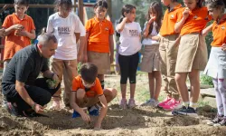 İzmir Bornova’da minik eller toprakla buluştu