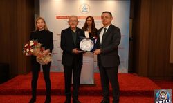 Kemal Kılıçdaroğlu’na “İnsan-ı Kâmil Onur Ödülü”