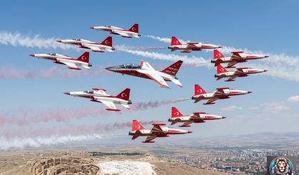 HÜRJET ve Türk Yıldızları'ndan 10'lu Kol Uçuşu!