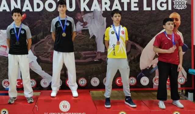 Çayırovalı karateciler 5 madalyayla döndü