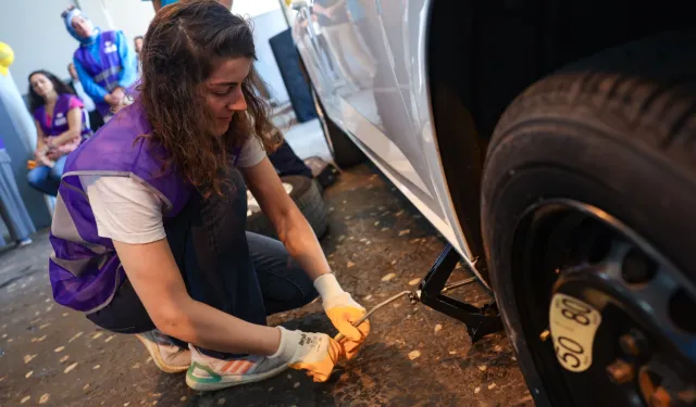 İstanbul Maltepe'de kadın şoförlere bakım eğitimi