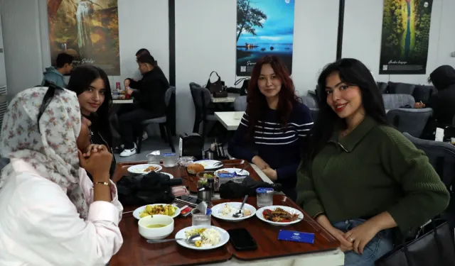 Sakarya'da 'Kampüs Mutfak' gençlerin vazgeçilmezi